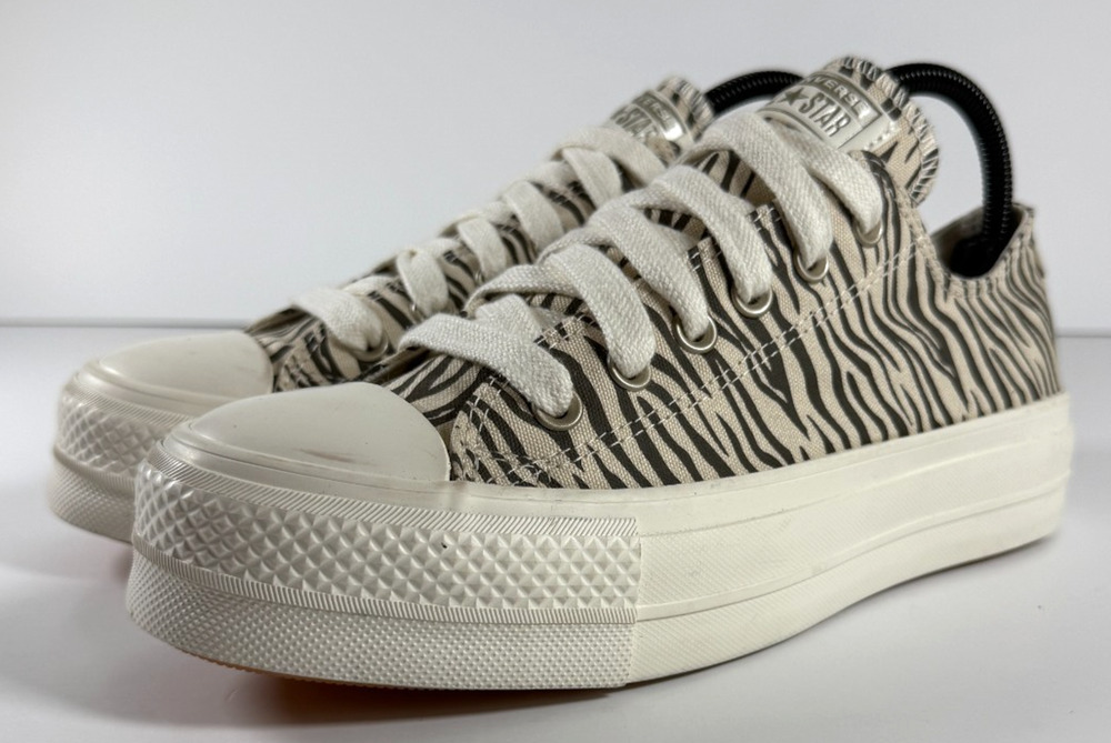 Converse Chuck Taylor All Star Lift Platform Zebra Sneakers Women's 8.5 A10959C